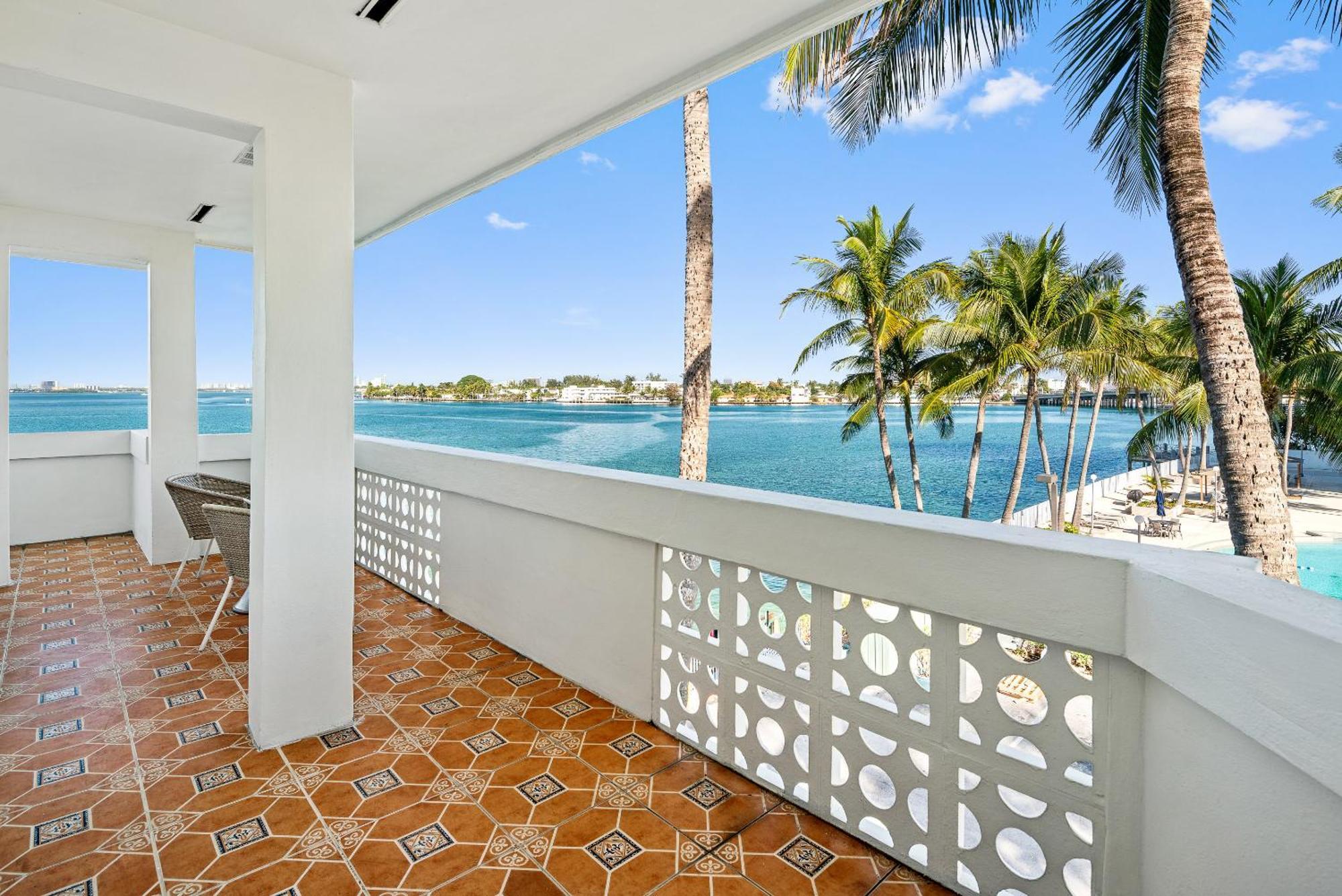 Palm Tree Club Miami Hotel North Bay Village Exterior foto
