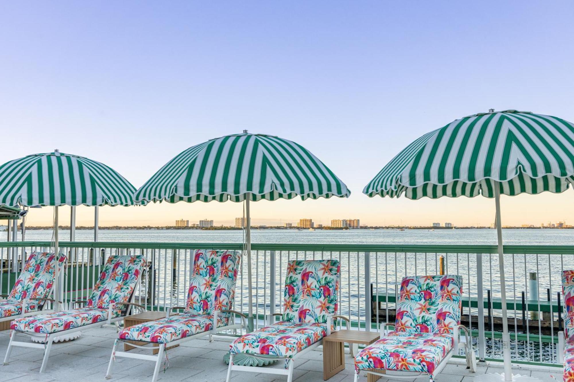 Palm Tree Club Miami Hotel North Bay Village Exterior foto