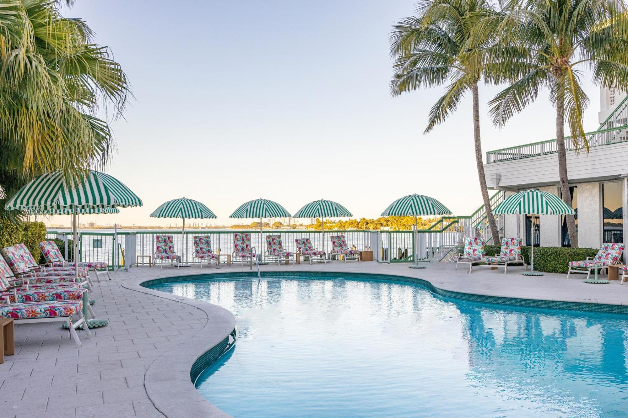 Palm Tree Club Miami Hotel North Bay Village Exterior foto